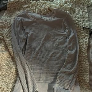 Lululemon women’s shirt